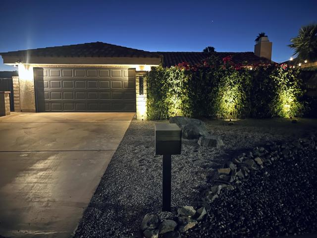 43725 Texas Avenue, Palm Desert CA: https://media.crmls.org/mediaz/e7e3fcc3-0e75-4244-b193-dd8ed6431f42.jpg