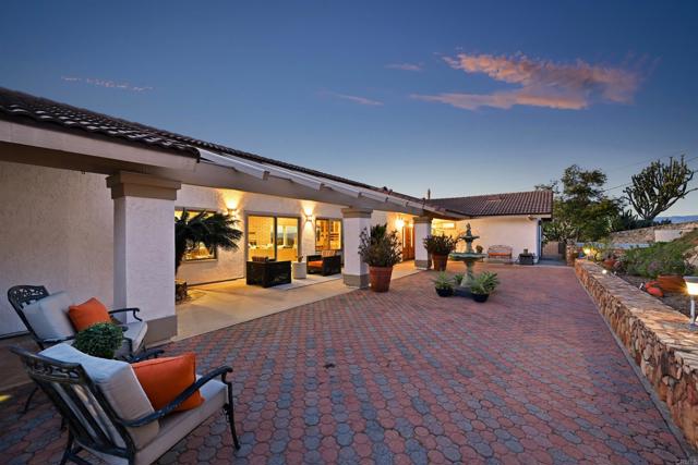 Detail Gallery Image 5 of 53 For 13065 via Suena, Valley Center,  CA 92082 - 3 Beds | 2/1 Baths