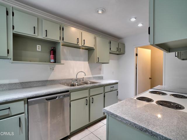 Detail Gallery Image 4 of 20 For 421 N Palm Ave, Santa Paula,  CA 93060 - 3 Beds | 1/1 Baths