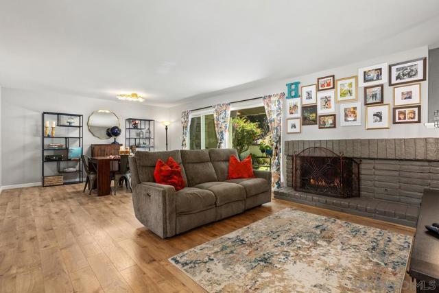 12007 Caminito Campana, San Diego CA: https://media.crmls.org/mediaz/e7e577bd-549b-4da4-a601-de4c939661db.jpg