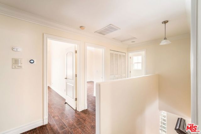 13743 Cordary Avenue, Hawthorne CA: https://media.crmls.org/mediaz/e7e59812-d505-4e5a-a693-009dabeac3c5.jpg