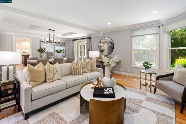 2140 Hidden Oak Dr, Danville CA: https://media.crmls.org/mediaz/e7e5a23e-e884-41a6-97df-d9e0cb3eb4f8.jpg