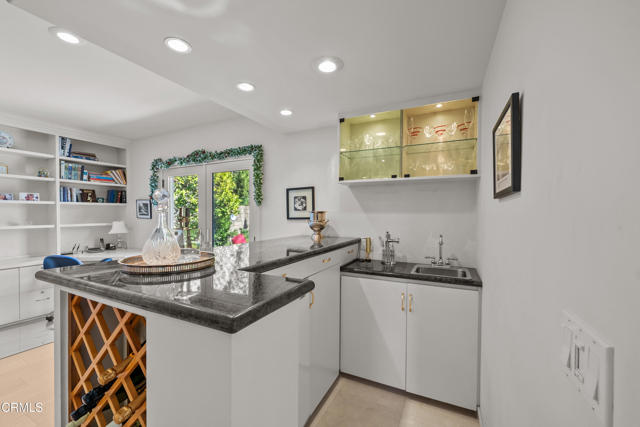 Detail Gallery Image 18 of 63 For 4240 Reyes Dr, Los Angeles,  CA 91356 - 4 Beds | 4/1 Baths