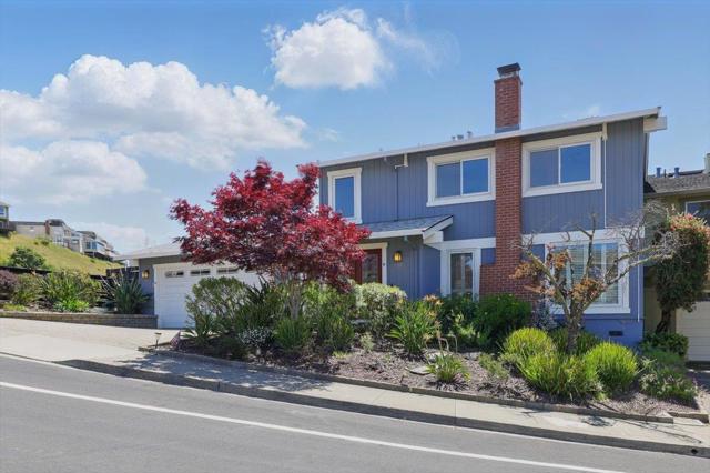 2434 Hastings Drive, Belmont CA: https://media.crmls.org/mediaz/e7e6f02a-2ce5-441a-97a5-b38f49a98d6c.jpg