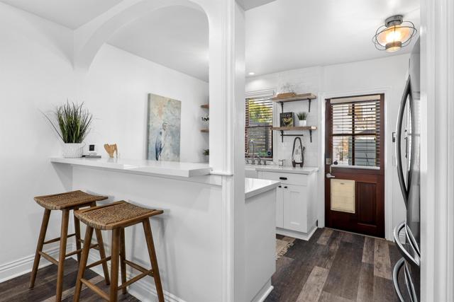 Detail Gallery Image 11 of 29 For 107 Clubhouse Ave, Venice,  CA 90291 - 2 Beds | 1 Baths