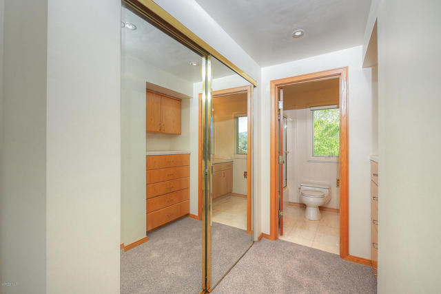 23150 Park Sorrento, Calabasas CA: https://media.crmls.org/mediaz/e7e877e8-48e7-4c29-96ab-a60dcc5b60d9.jpg