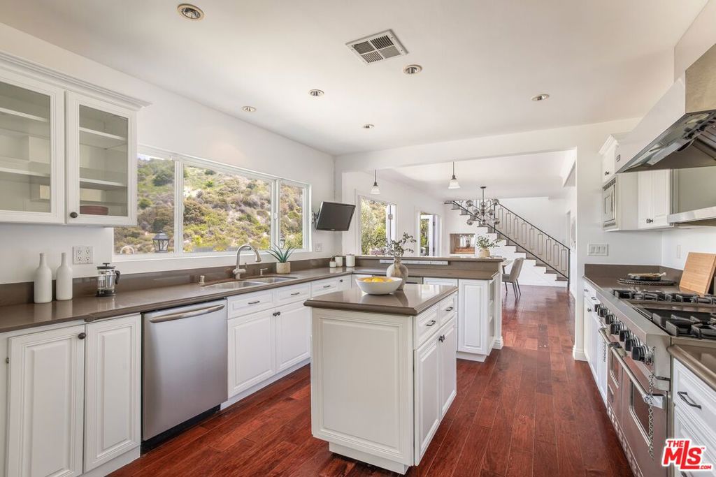 3530 Coy DriveSherman Oaks img 16