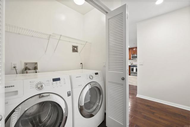 301 Mission Avenue, Oceanside CA: https://media.crmls.org/mediaz/e7e9a505-89bd-4846-a7c5-2c70a12dffbf.jpg