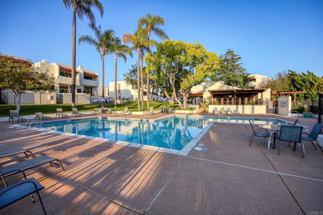 6755 Caminito Del Greco, San Diego CA: https://media.crmls.org/mediaz/e7e9beef-0df2-4b9a-a1a5-e668ff3e0d74.jpg
