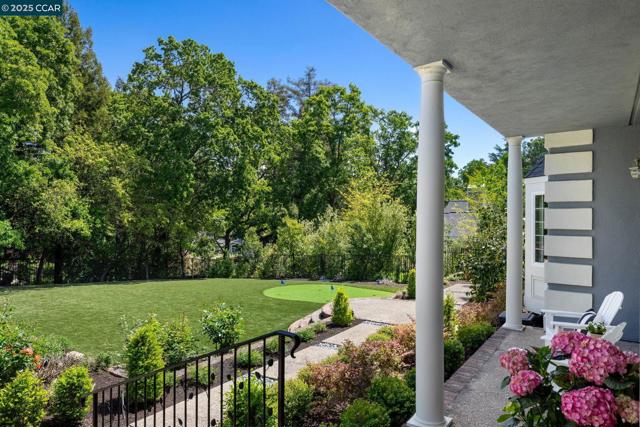 2398 Ironwood Pl, Alamo CA: https://media.crmls.org/mediaz/e7e9fd17-e3db-44c8-b995-52b2ff77f047.jpg