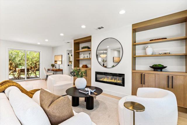 15640 Gardenia Way, Los Gatos CA: https://media.crmls.org/mediaz/e7eb30f6-57f2-4fb7-be63-0684b7bcc77f.jpg