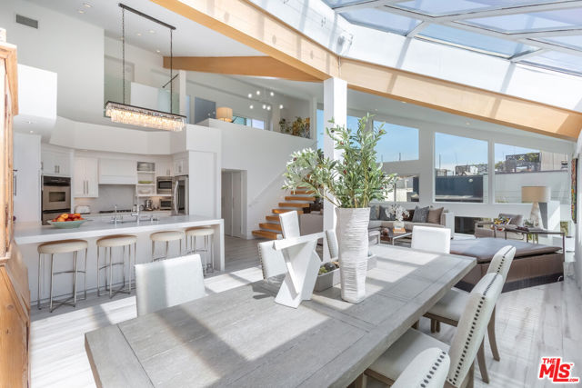 18 Union Jack Street, Marina del Rey CA: https://media.crmls.org/mediaz/e7eb5f6b-2d4f-434b-a8c6-846e48bf8954.jpg