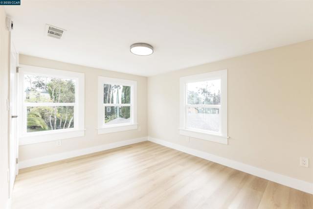 3500 66th Ave, Oakland CA: https://media.crmls.org/mediaz/e7ec01d3-5e54-4230-aeeb-6a36379176ba.jpg