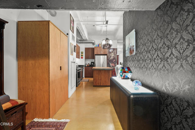 849 S Broadway, Los Angeles CA: https://media.crmls.org/mediaz/e7ec2407-b84d-4519-b735-c18063860069.jpg
