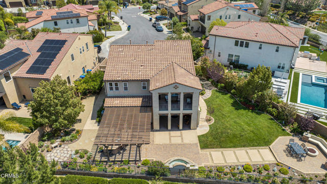 20752 Veneto Way, Porter Ranch CA: https://media.crmls.org/mediaz/e7ec27d7-0cfb-4989-b91f-4c203902d09d.jpg