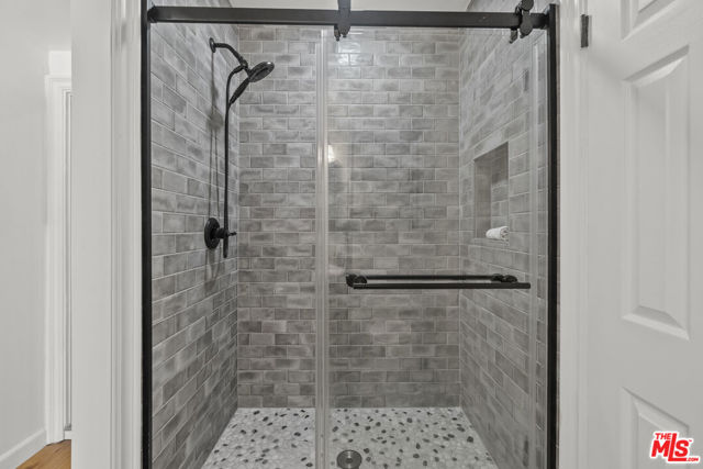 746 Valley View Avenue, Monrovia CA: https://media.crmls.org/mediaz/e7ec87c5-dd9d-4c9a-81cb-77008b9dee56.jpg