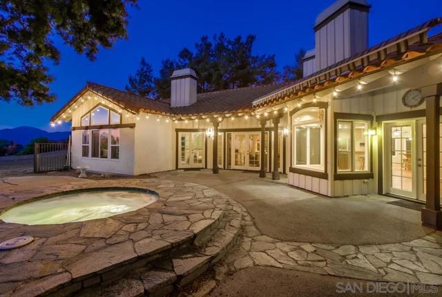 14442 Ranch Trail Drive, El Cajon CA: https://media.crmls.org/mediaz/e7ecd5d4-6a7c-4813-8e15-d340f4dda25c.jpg