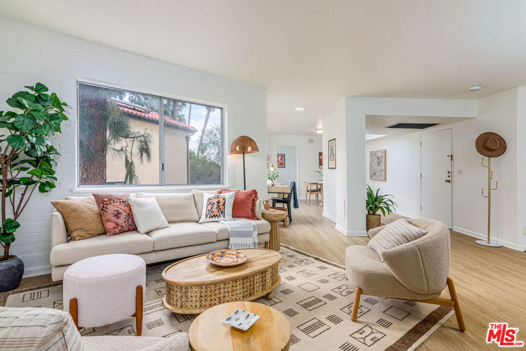 2260 N Cahuenga Boulevard #305