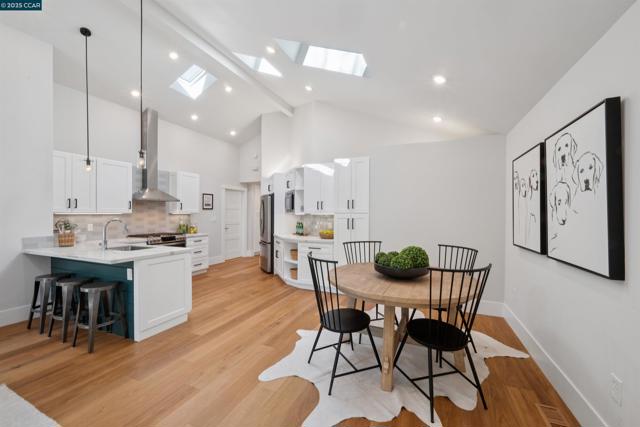 973 4Th St, Lafayette CA: https://media.crmls.org/mediaz/e7edb7fc-ee97-44d4-9ac1-c9e64cf6c125.jpg