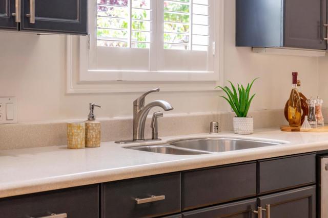 923 Grand Street, Redwood City CA: https://media.crmls.org/mediaz/e7edf4be-b872-4725-857c-020409806a9a.jpg