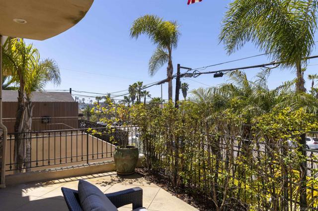 145 3rd Street, Encinitas, California 92024, 3 Bedrooms Bedrooms, ,3 BathroomsBathrooms,Townhouse,For Sale,3rd Street,250019696SD