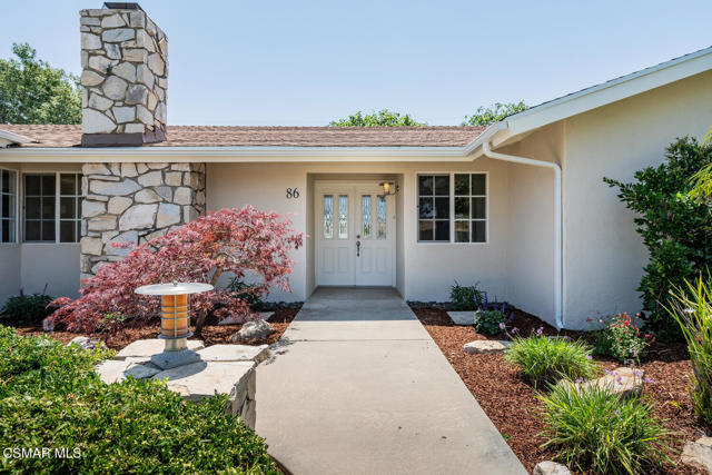 86 Teasdale Street, Thousand Oaks CA: https://media.crmls.org/mediaz/e7efb05d-cf8b-470b-96e8-82cd471537a5.jpg