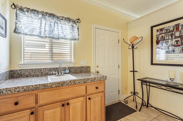 95 Marcus Court, Hollister CA: https://media.crmls.org/mediaz/e7f0340d-54ca-4af0-9d34-5ef2b337a66e.jpg