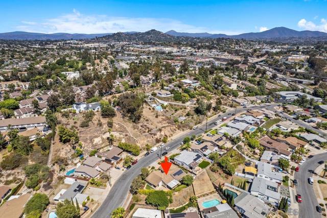 5374 Wellesley Street, La Mesa CA: https://media.crmls.org/mediaz/e7f05257-63ed-49f0-98c3-ae662964a075.jpg