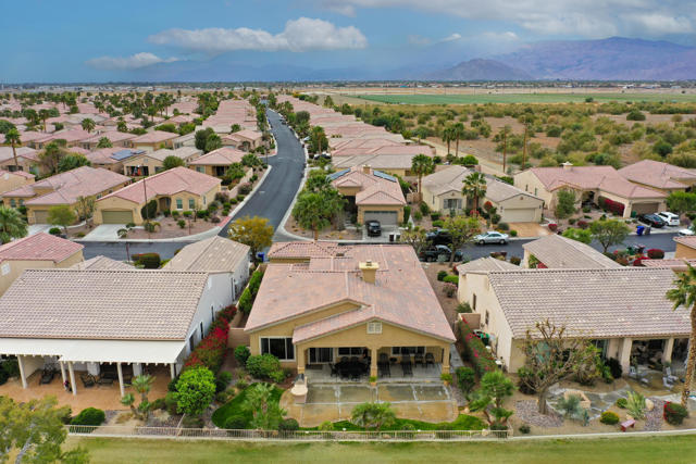 81520 Camino Los Milagros, Indio CA: https://media.crmls.org/mediaz/e7f08584-f43a-450a-bde7-2cadf3c4880c.jpg