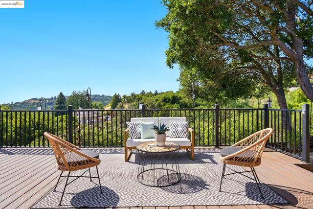 7927 Phaeton Dr, Oakland CA: https://media.crmls.org/mediaz/e7f09b7f-8794-47f8-84cc-6b544fc84539.jpg
