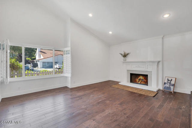 6344 Kerryhill Court, Agoura Hills CA: https://media.crmls.org/mediaz/e7f0cd0b-ad41-4421-be36-3efd6d7ae055.jpg