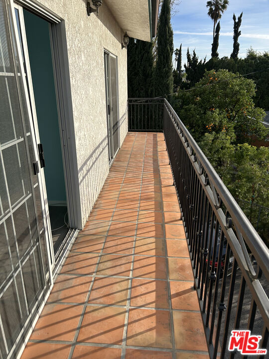 Image 25 of 31 For 6648 Gaviota Avenue