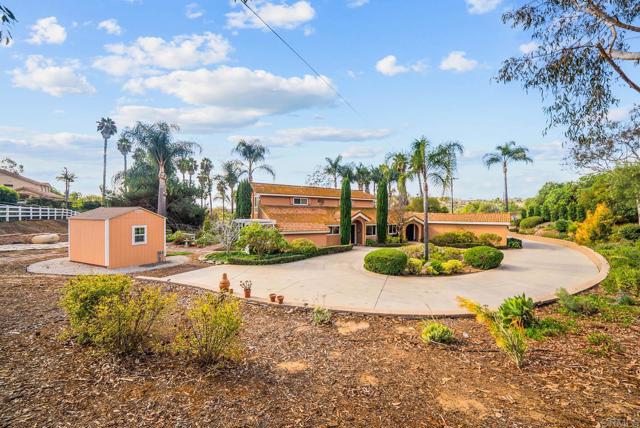 1569 Via Monserate, Fallbrook CA: https://media.crmls.org/mediaz/e7f119d5-6f94-4c81-8ad7-8486be0f9e71.jpg