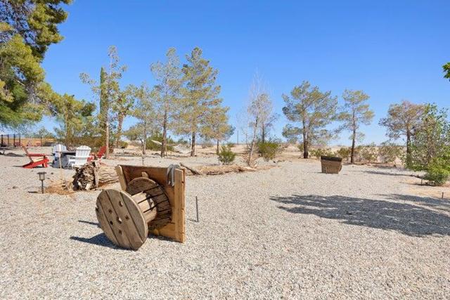 69450 Amboy Road, 29 Palms CA: https://media.crmls.org/mediaz/e7f22d9d-a85f-4925-8d94-6f778e47dae5.jpg