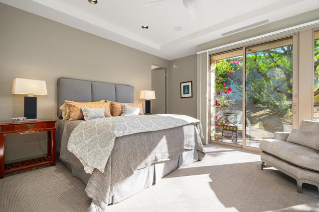 45 Mirada Circle, Rancho Mirage CA: https://media.crmls.org/mediaz/e7f22ec0-cd1e-4a20-8e7a-5040aa358766.jpg
