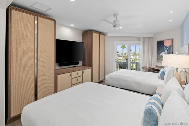 1500 Orange Ave, Coronado CA: https://media.crmls.org/mediaz/e7f2914e-9fc4-4fd5-8be2-b4d2df4a04ae.jpg