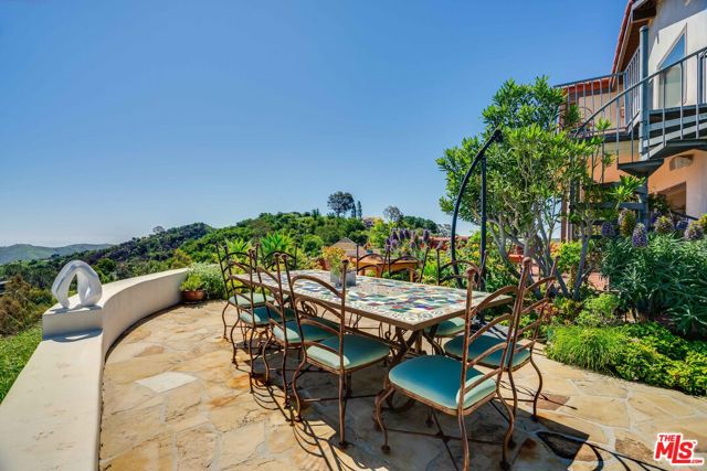2303 Tuna Canyon Road, Topanga CA: https://media.crmls.org/mediaz/e7f2aba9-4094-4fbb-90f3-a33b46a6a0c6.jpg