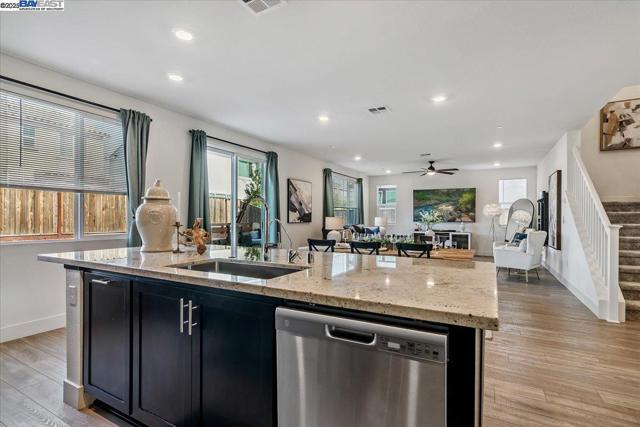 5360 Trimonti Cir, Antioch CA: https://media.crmls.org/mediaz/e7f2f079-17c8-4876-aa87-5d64561cc2d7.jpg