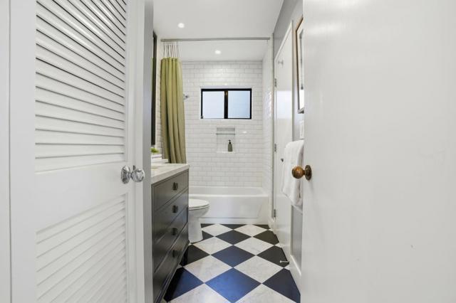 4250 El Camino Real, Palo Alto CA: https://media.crmls.org/mediaz/e7f2f431-a652-43a1-8d14-ae1be93d61ff.jpg