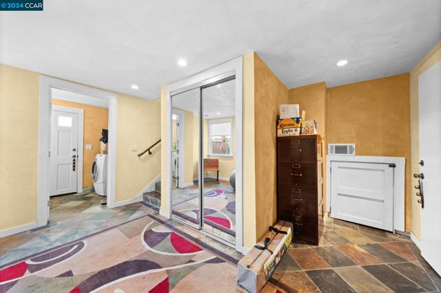 Image 19 of 46 For 2427 35th Ave