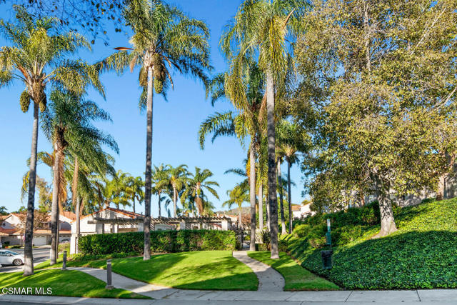 866 Paseo Tosamar, Camarillo CA: https://media.crmls.org/mediaz/e7f4121d-869a-4e1b-961c-df2b8b0b186e.jpg