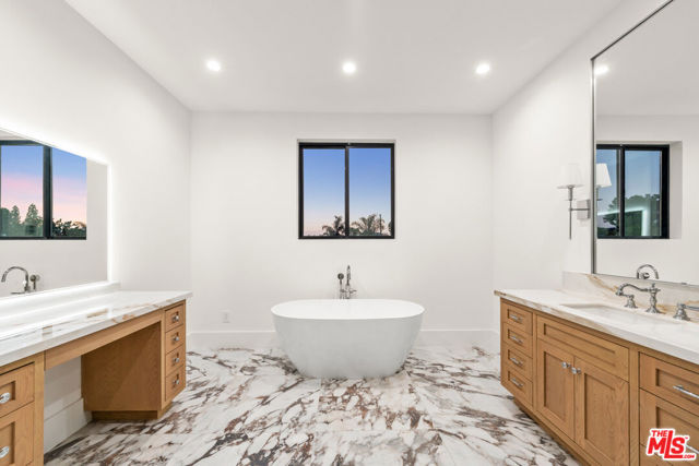 8065 Lloyd Avenue, North Hollywood CA: https://media.crmls.org/mediaz/e7f414db-236b-41e1-9331-6bc2930c7b3e.jpg