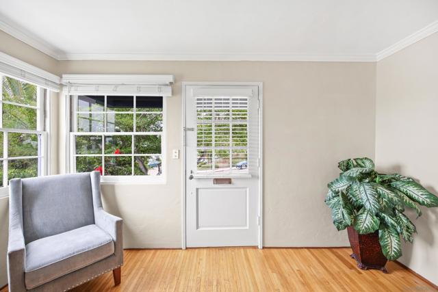 1205 Park Row, La Jolla CA: https://media.crmls.org/mediaz/e7f425c5-f48b-4cc7-b31f-a070db71da3d.jpg
