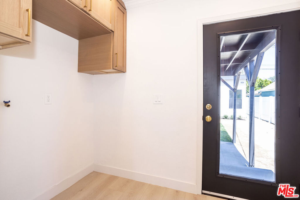 824 N Lima StreetBurbank image #12