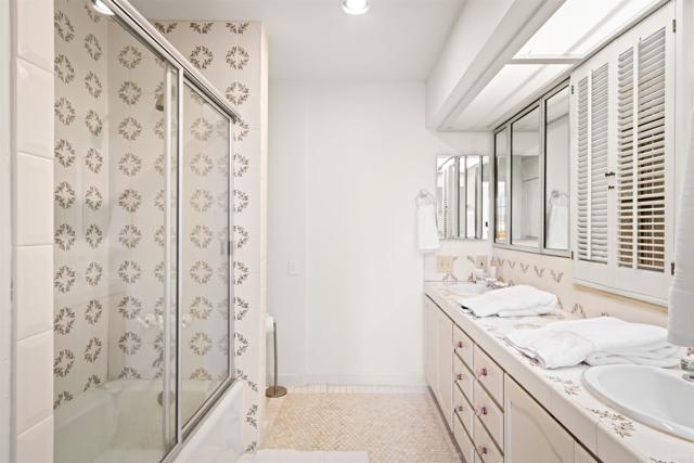Detail Gallery Image 30 of 60 For 1879 Viking Way, La Jolla,  CA 92037 - 5 Beds | 5/1 Baths