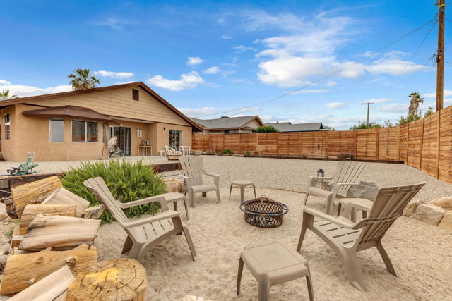 7412 Maude Adams Avenue, 29 Palms CA: https://media.crmls.org/mediaz/e7f4dd5b-feec-40d4-b720-0f60e0ec5a66.jpg