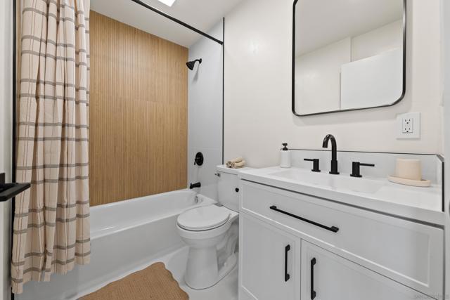 1267 Sonoma Ct, Chula Vista CA: https://media.crmls.org/mediaz/e7f51358-7d01-42ee-a95f-665514ec486a.jpg