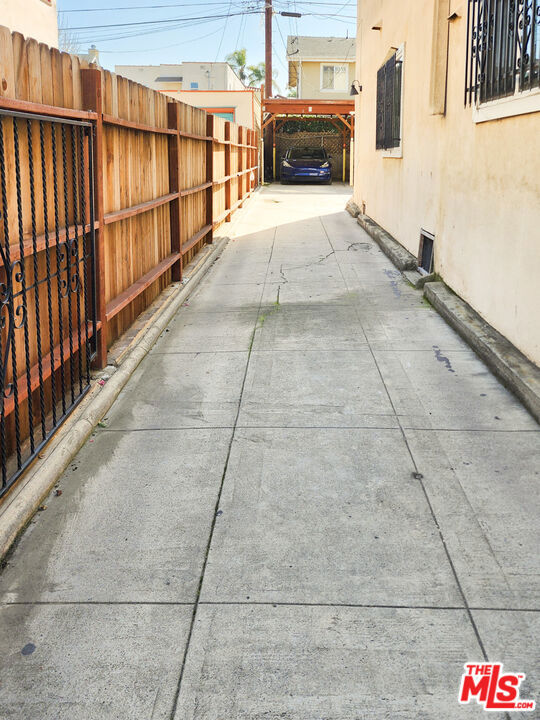 1342 S Bronson Avenue, Los Angeles CA: https://media.crmls.org/mediaz/e7f53963-aa8c-4c90-a995-ace48b32b22e.jpg