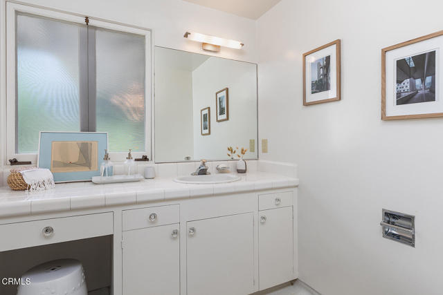 1199 Arden Road, Pasadena CA: https://media.crmls.org/mediaz/e7f5a9b0-b46c-4473-bb80-c57fb3049d37.jpg