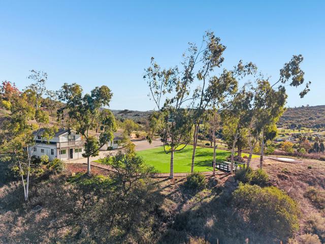 26086 Bear Valley Heights Road, Escondido CA: https://media.crmls.org/mediaz/e7f61883-0f48-4515-b7bf-08ef8fba727f.jpg